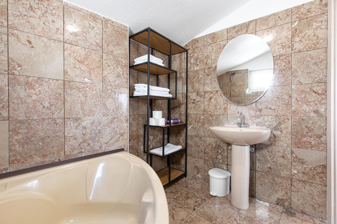 Apartments Soul Кърк Екстериор снимка
